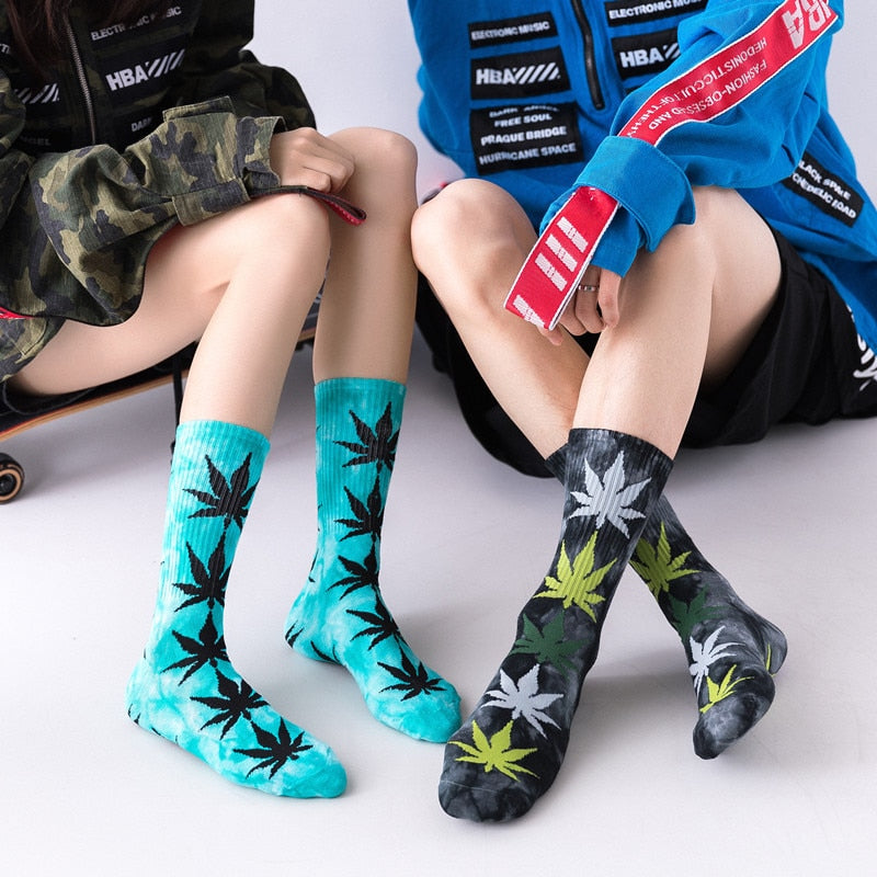 2022 High-quality Tie-dyed Maple Leaf Socks Long Fashion Weed Socks Men Skateboard Hiphop Socks Meias Women Couple Socks 1 Pairs