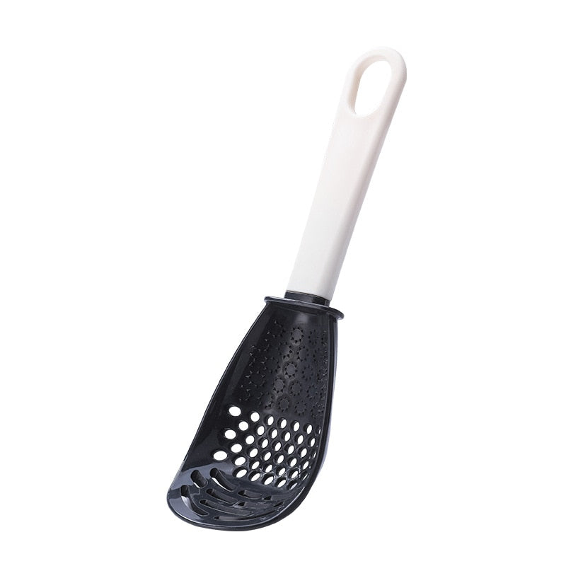 Multifunctional Cooking Spoon Kitchen Strainer Scoop to Cut Garlic Hanging Hole Innovative Potato Garlic Press kitchen Accessory