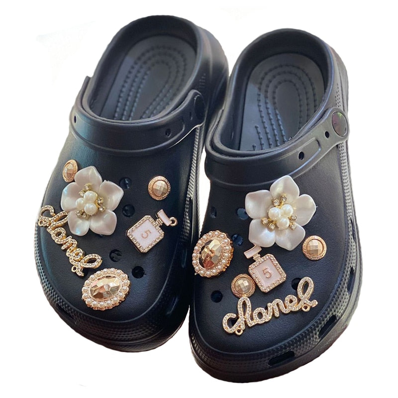 1 Set JIBZ Croc Charms Designer Bling Luxury Flower Perfume Accessories Decorations for Croc Golden Pearl Rhinestone Shoes New