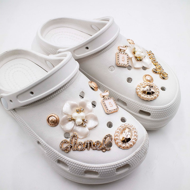 1 Set JIBZ Croc Charms Designer Bling Luxury Flower Perfume Accessories Decorations for Croc Golden Pearl Rhinestone Shoes New