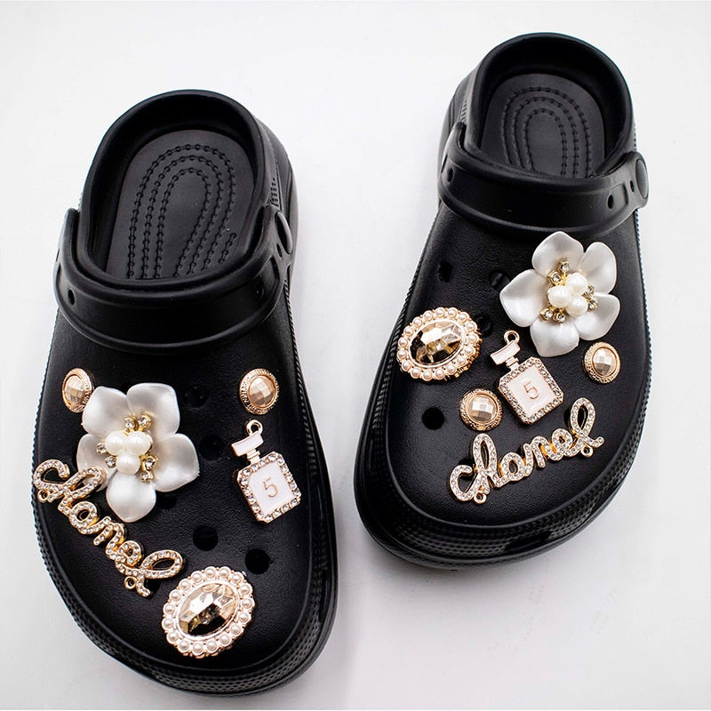 1 Set JIBZ Croc Charms Designer Bling Luxury Flower Perfume Accessories Decorations for Croc Golden Pearl Rhinestone Shoes New