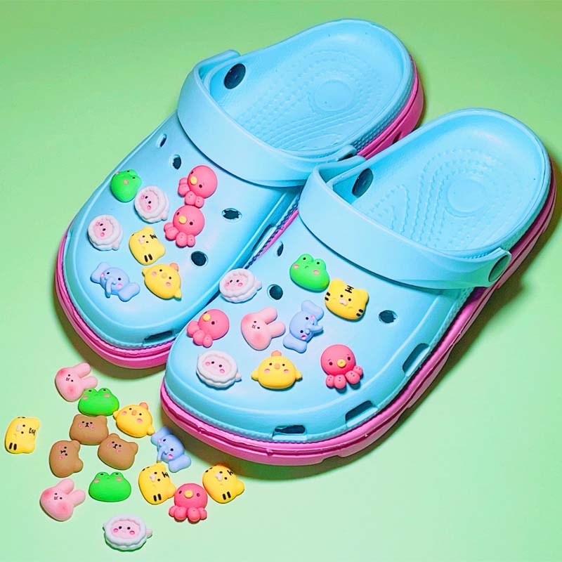 Animals Croc Charms Accessories Woman Original Luxury Jeans Clogs Pendant Designer Ornaments Croc Fit Pins Pack Wholesale